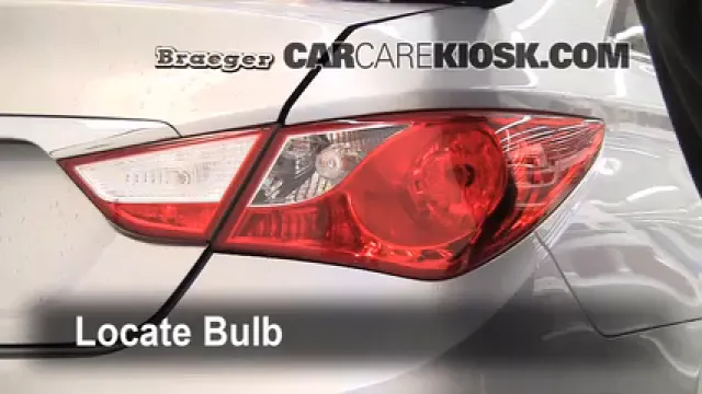 2011 Hyundai Sonata GLS 2.4L 4 Cyl. Éclairage Feux de marche arrière (remplacer une ampoule)